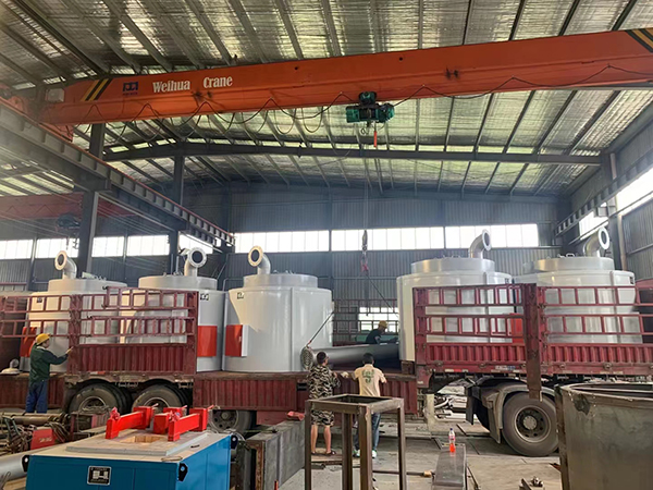  安徽大新工業(yè)爐有限公司為客戶定制的5臺(tái)亞克力燃燒爐裝車發(fā)貨！預(yù)祝生意興隆發(fā)大財(cái)！